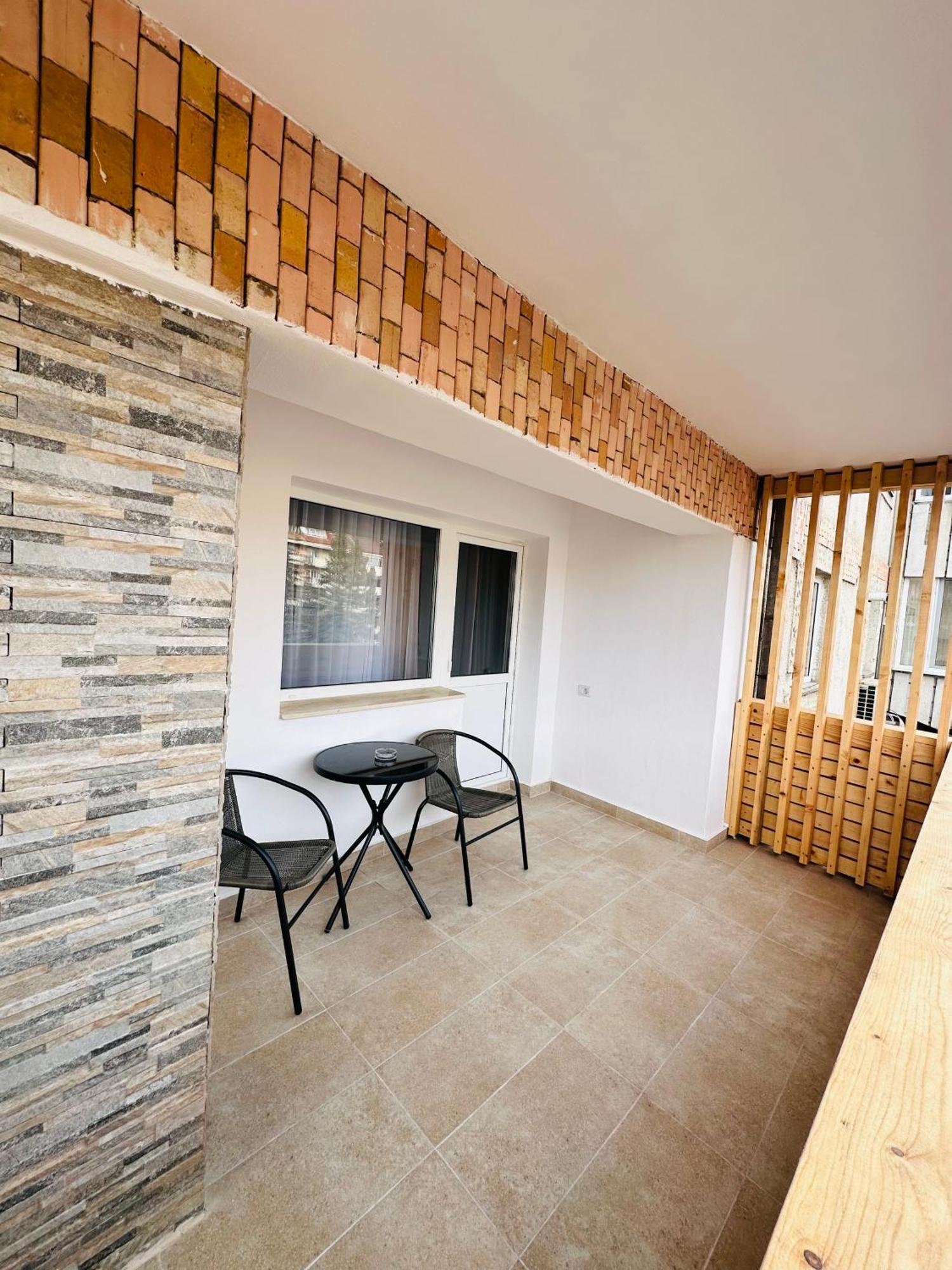 Apartament Patrick Gura Humorului Ngoại thất bức ảnh